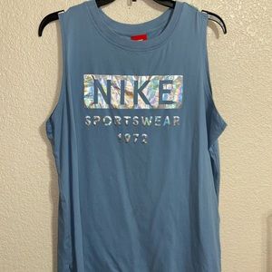 nike sleeveless sports wear shirt